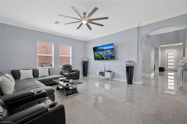 1711 Sarazen PL, Naples, FL 34120