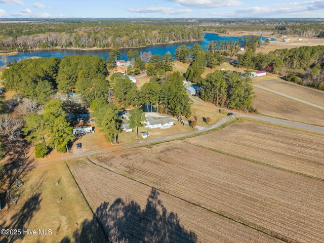 42 Low Tide Lane, Bath, NC 27808