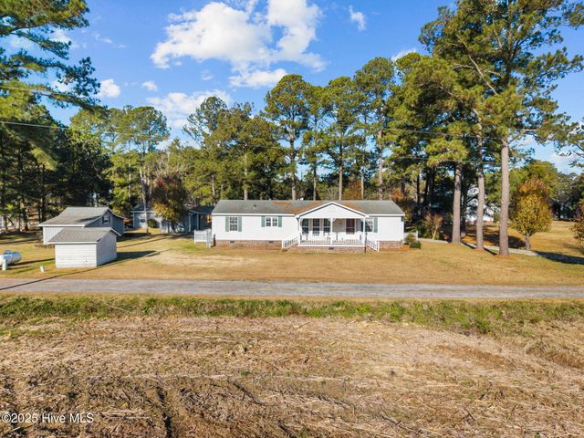 42 Low Tide Lane, Bath, NC 27808