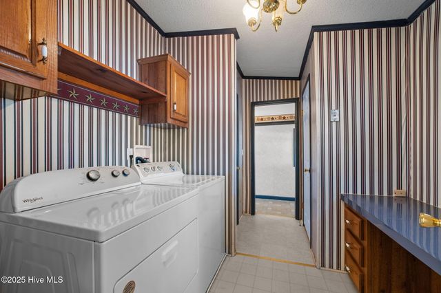 42 Low Tide Lane, Bath, NC 27808