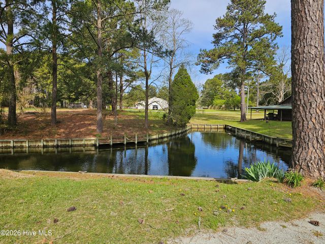 42 Low Tide Lane, Bath, NC 27808