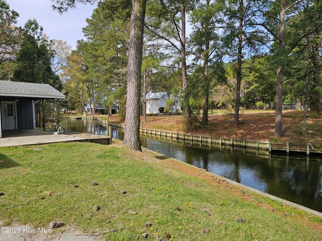 42 Low Tide Lane, Bath, NC 27808