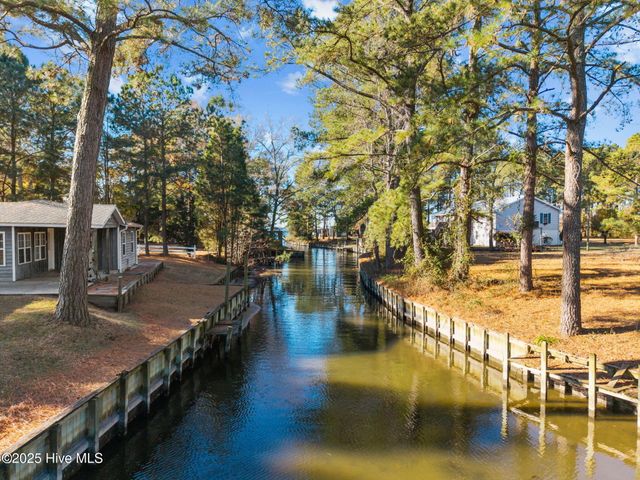 42 Low Tide Lane, Bath, NC 27808