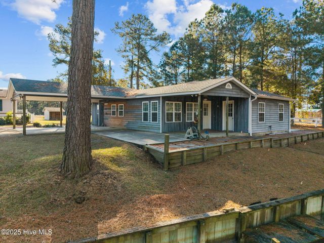 42 Low Tide Lane, Bath, NC 27808