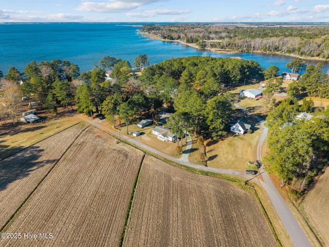 42 Low Tide Lane, Bath, NC 27808