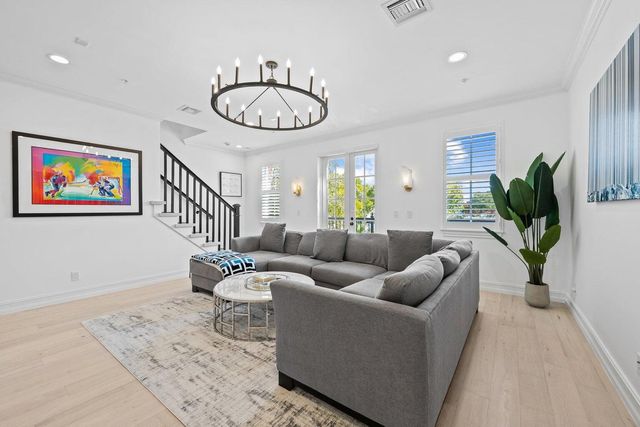 373 E Cannery Row Circle, Delray Beach, FL 33444