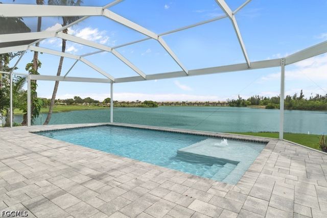 2644 Fairmont Cove CT, Cape Coral, FL 33991