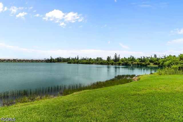 2644 Fairmont Cove CT, Cape Coral, FL 33991