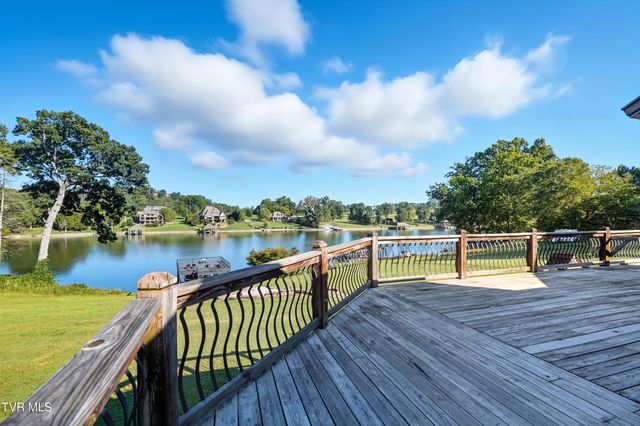 359 Carroll Creek Road, Johnson City, TN 37601