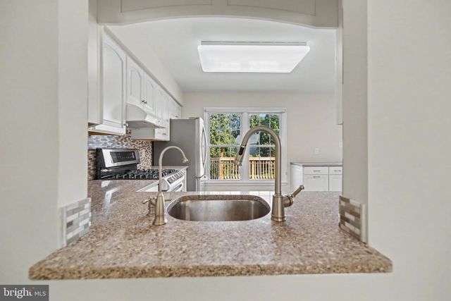 21130 WINDING BROOK SQ, Ashburn, VA 20147