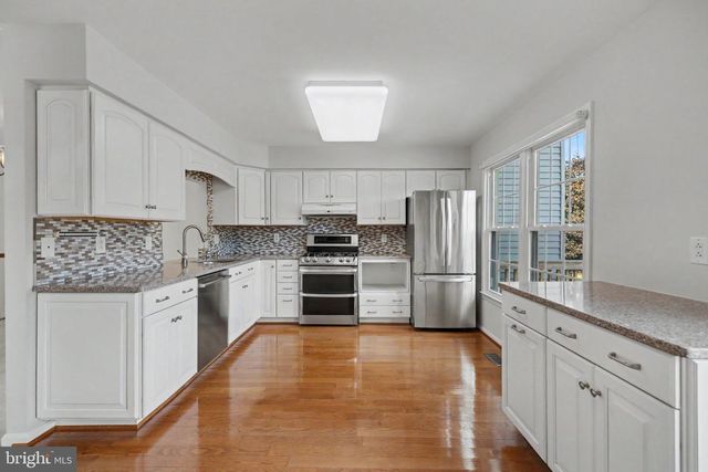 21130 WINDING BROOK SQ, Ashburn, VA 20147