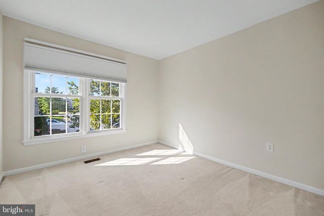 21130 WINDING BROOK SQ, Ashburn, VA 20147