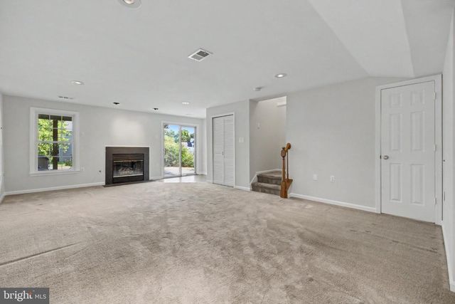 21130 WINDING BROOK SQ, Ashburn, VA 20147