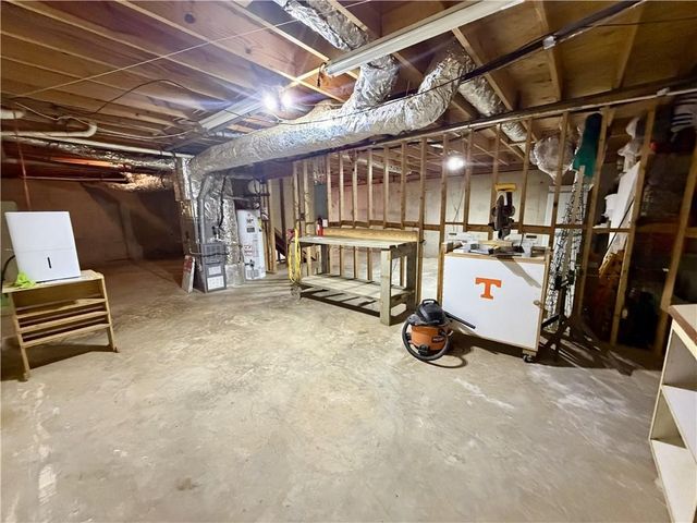 615 Lake Forest Court, Roswell, GA 30076