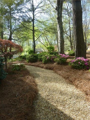 615 Lake Forest Court, Roswell, GA 30076