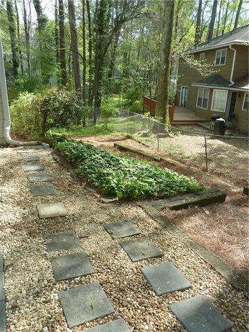 615 Lake Forest Court, Roswell, GA 30076