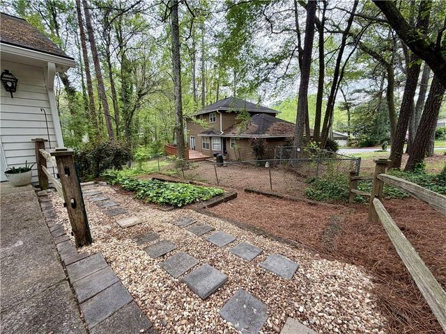 615 Lake Forest Court, Roswell, GA 30076