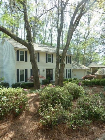 615 Lake Forest Court, Roswell, GA 30076