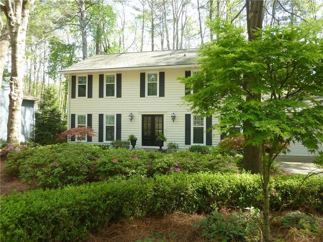 615 Lake Forest Court, Roswell, GA 30076