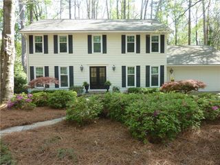 615 Lake Forest Court, Roswell, GA 30076