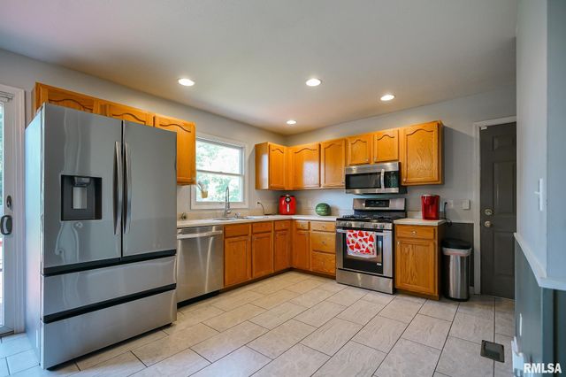 4209 W CARROUSEL Lane, Peoria, IL 61615