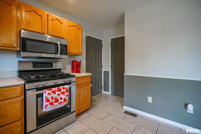 4209 W CARROUSEL Lane, Peoria, IL 61615