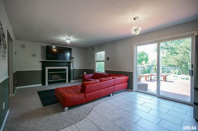 4209 W CARROUSEL Lane, Peoria, IL 61615