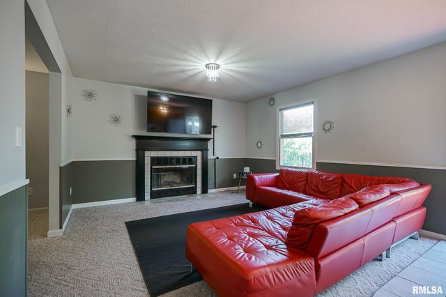 4209 W CARROUSEL Lane, Peoria, IL 61615