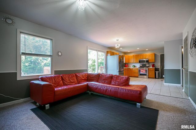4209 W CARROUSEL Lane, Peoria, IL 61615