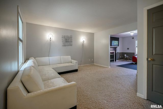 4209 W CARROUSEL Lane, Peoria, IL 61615