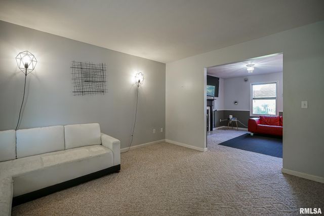 4209 W CARROUSEL Lane, Peoria, IL 61615
