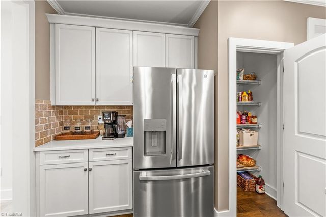 1825 Springcrest Drive, Kernersville, NC 27284