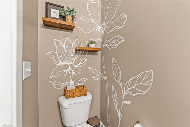 1825 Springcrest Drive, Kernersville, NC 27284