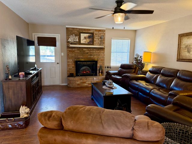 152 County Road 45850, Blossom, TX 75416