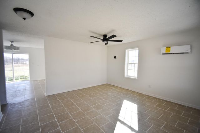 62 Hughes Fork Road, Mckee, KY 40447