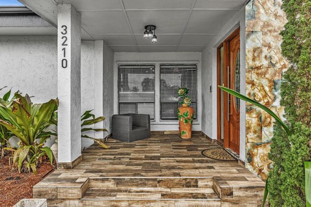3210 Medinah Circle E, Lake Worth, FL 33467