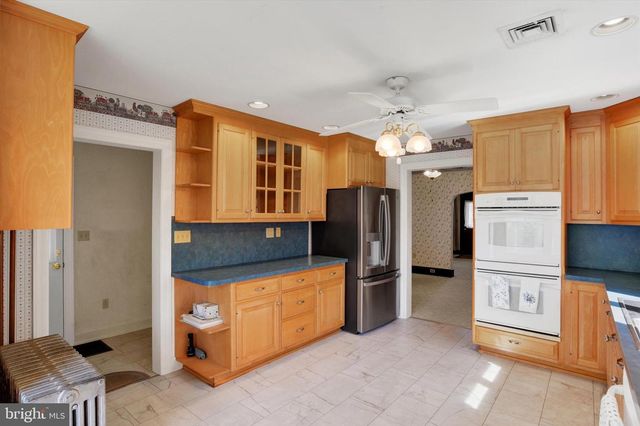 118 E KELLER ST, Mechanicsburg, PA 17055