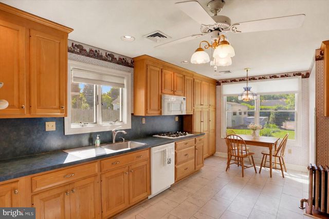 118 E KELLER ST, Mechanicsburg, PA 17055