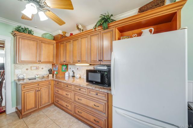 4 W William Street, Bay Shore, NY 11706