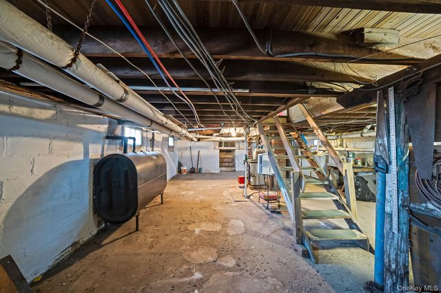 4 W William Street, Bay Shore, NY 11706