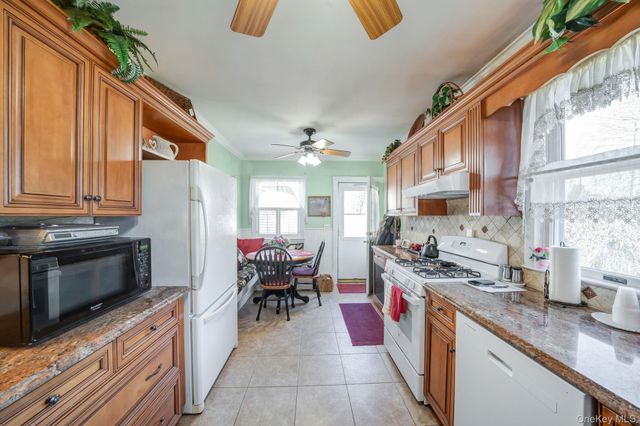 4 W William Street, Bay Shore, NY 11706