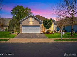 16 Barbaras Way, Jackson, NJ 08527