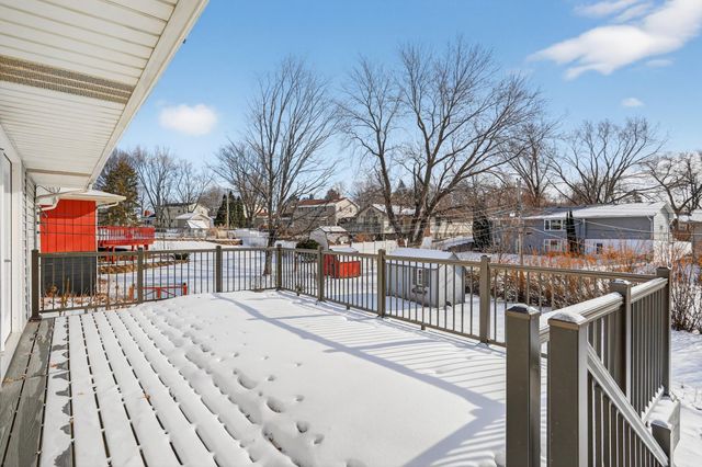 8941 48th Avenue N, New Hope, MN 55428