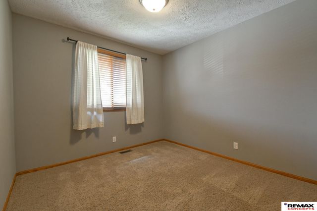 5306 W Cleveland Avenue, Lincoln, NE 68524