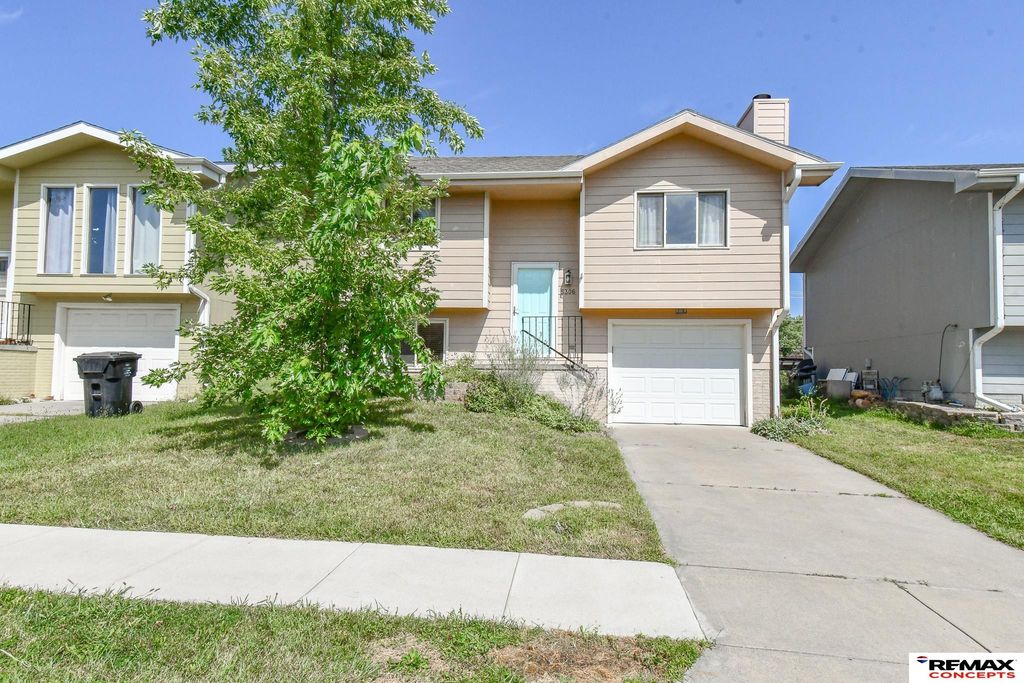 5306 W Cleveland Avenue, Lincoln, NE 68524