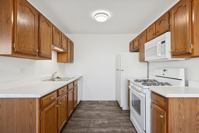 235 Crestview Drive A, Wauconda, IL 60084