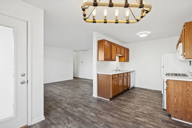 235 Crestview Drive A, Wauconda, IL 60084