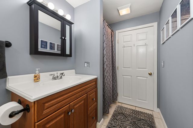 56 Barry Highlands Road, Danbury, NH 03230