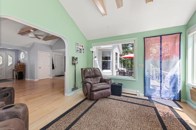 56 Barry Highlands Road, Danbury, NH 03230