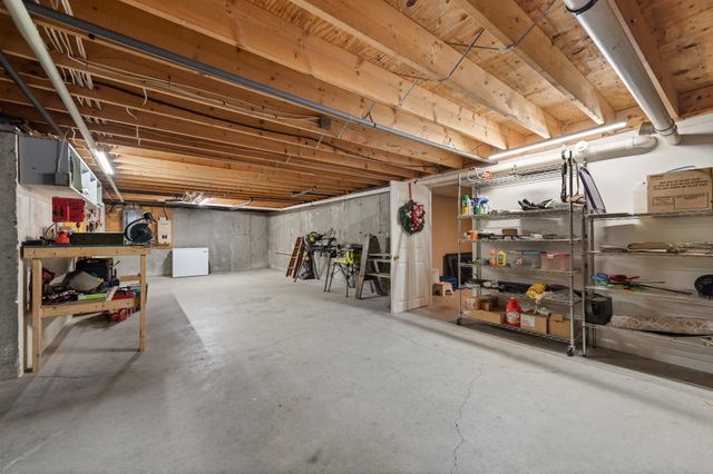56 Barry Highlands Road, Danbury, NH 03230